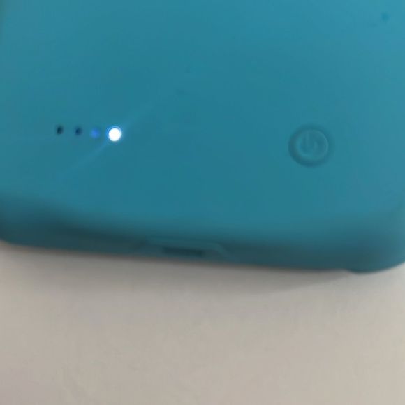 3 IPhone 7+/8+ Cases (2 Battery Cases) - Picture 16 of 16